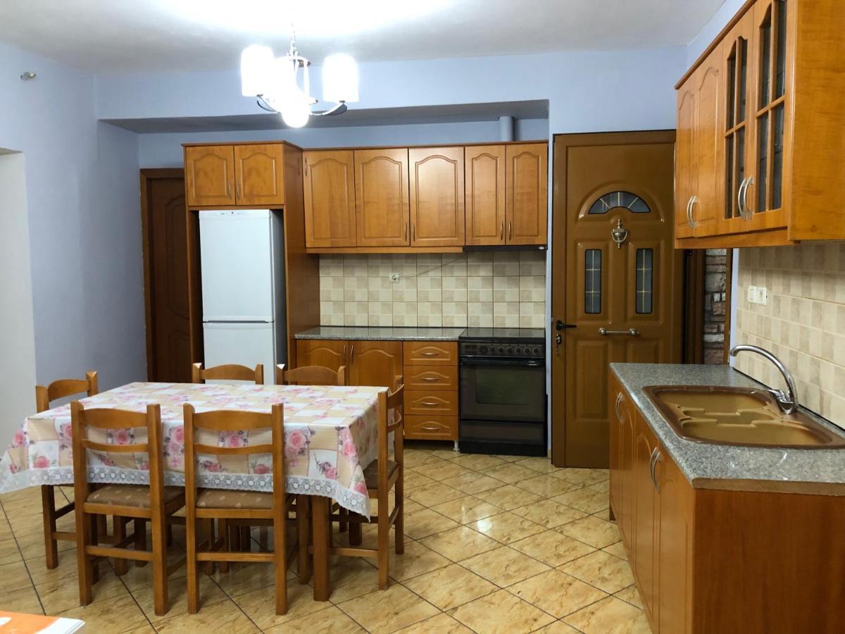 Studios&Apartment Niko Luka Ксамил Екстериор снимка